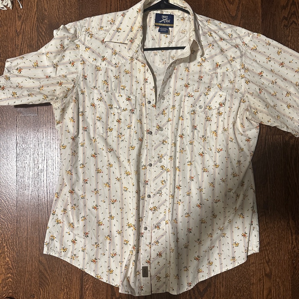 Vintage Wrangler Twenty Xtreme Short Sleeved Pearl Snap Shirt Floral